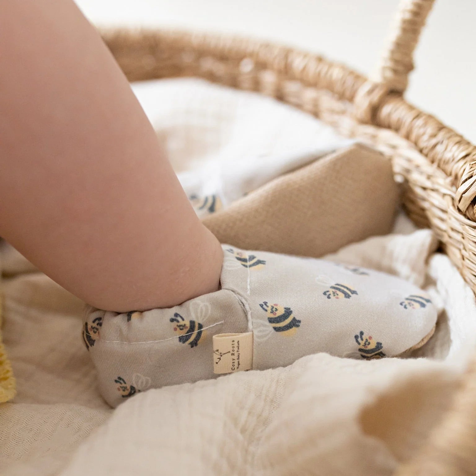 Cosy Roots - Vegan Shoes - Bumble Bees - Bild