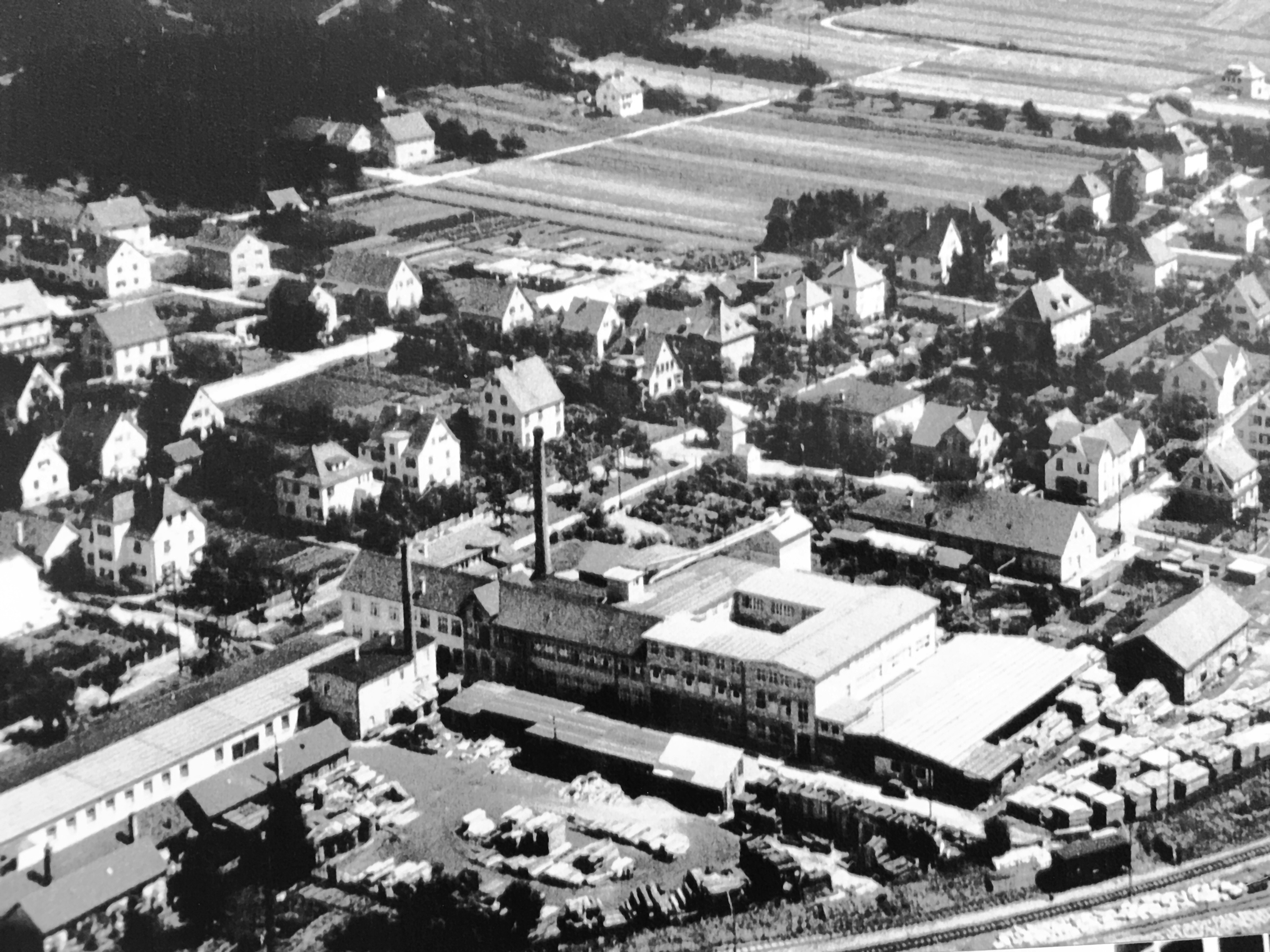 Luftaufnahme des Firmengebäudes von princess Kinderwagen in Metzingen (evtl. aus dem Jahre 1940)