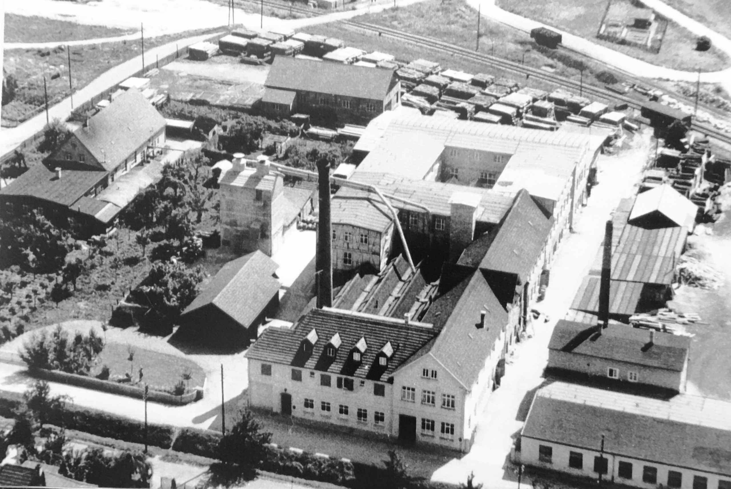 Luftaufnahme des Firmengebäude von princess Kinderwagen in Metzingen (evtl. aus dem Jahre 1940)